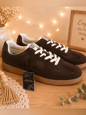 NIB Madden NYC Comfort Lace-Up Breathable Sneakers Size 9